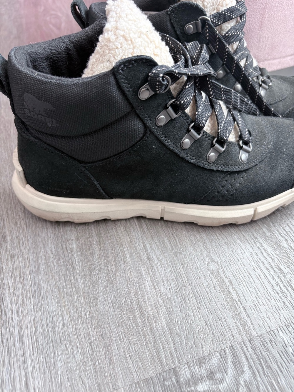 Sorel Kids Black Suede Lace-Up Boots with Cream Sherpa Collar
